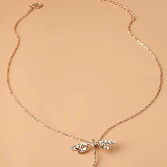 Gold Dragonfly Necklace- NWT - Picture 4 of 4